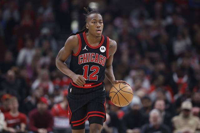 骑士大胜公牛开季14连胜 鹈鹕力克掘金止5连败